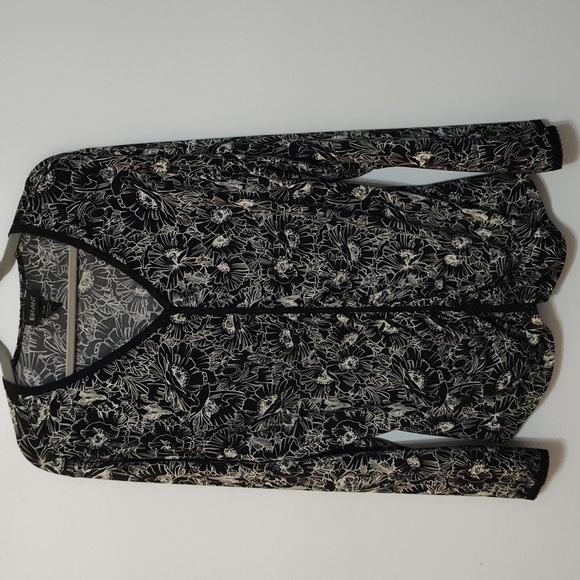 Lane Bryant Long Sleeve Nlack & White Floral V Neck Blouse Sz 18-20 Whimsygoth - Picture 1 of 11